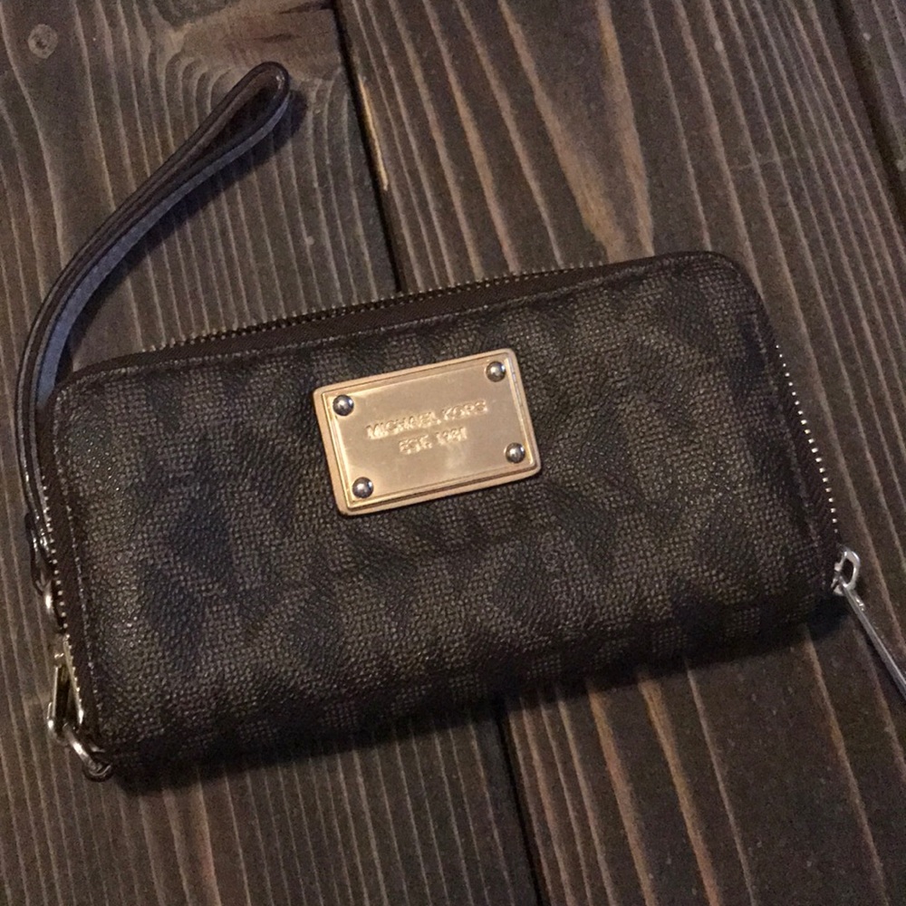 MK wallet/wristlet